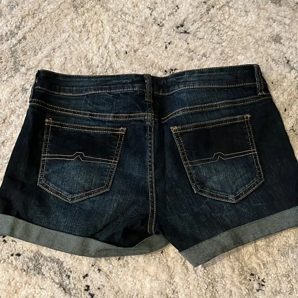 Dark blue Jean shorts women’s size 7